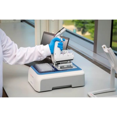 Спектрофотометр для анализа нуклеиновых кислот и белков Thermo Scientific NanoDrop Eight
